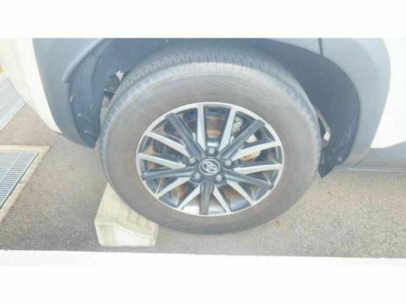 YARIS CROSS