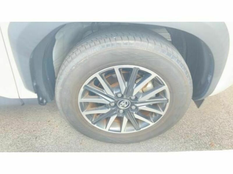 YARIS CROSS