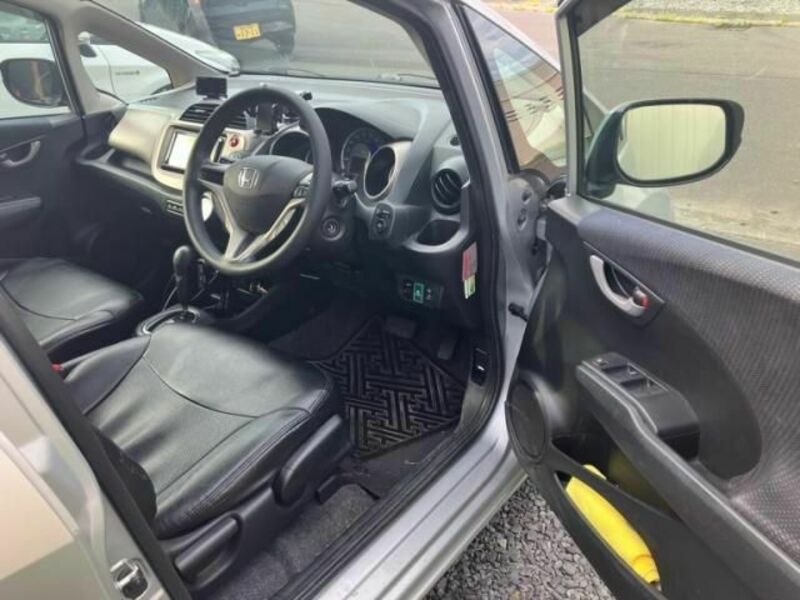 FIT HYBRID