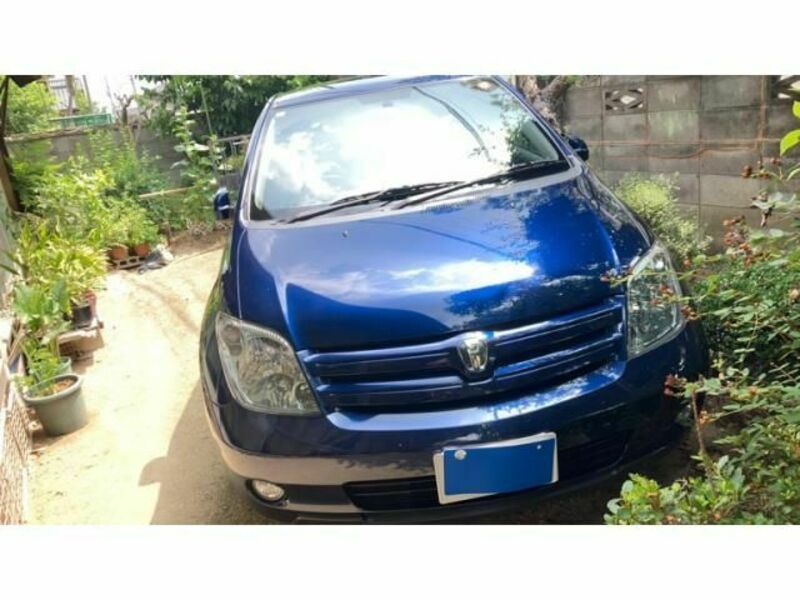 TOYOTA IST
