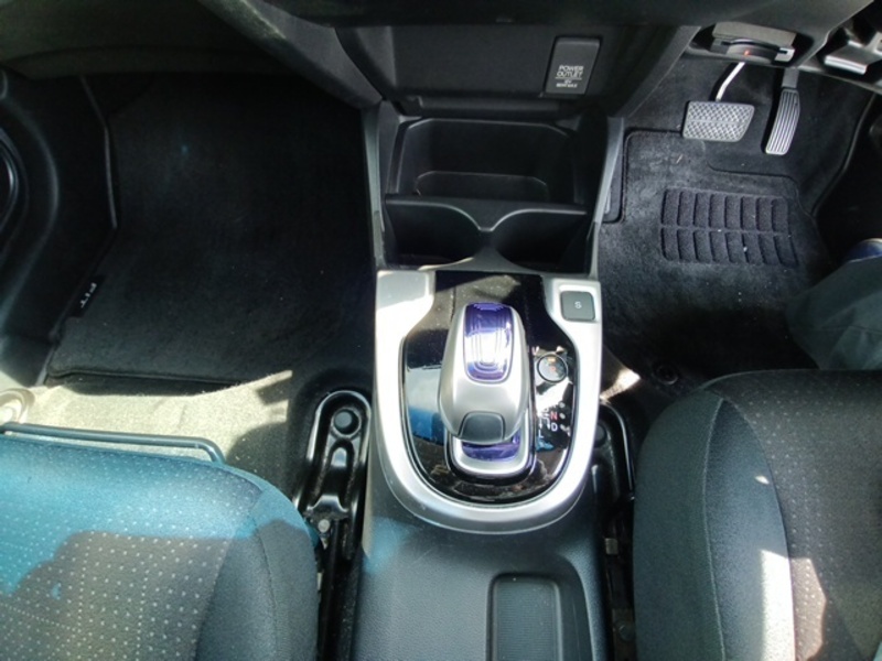 FIT HYBRID