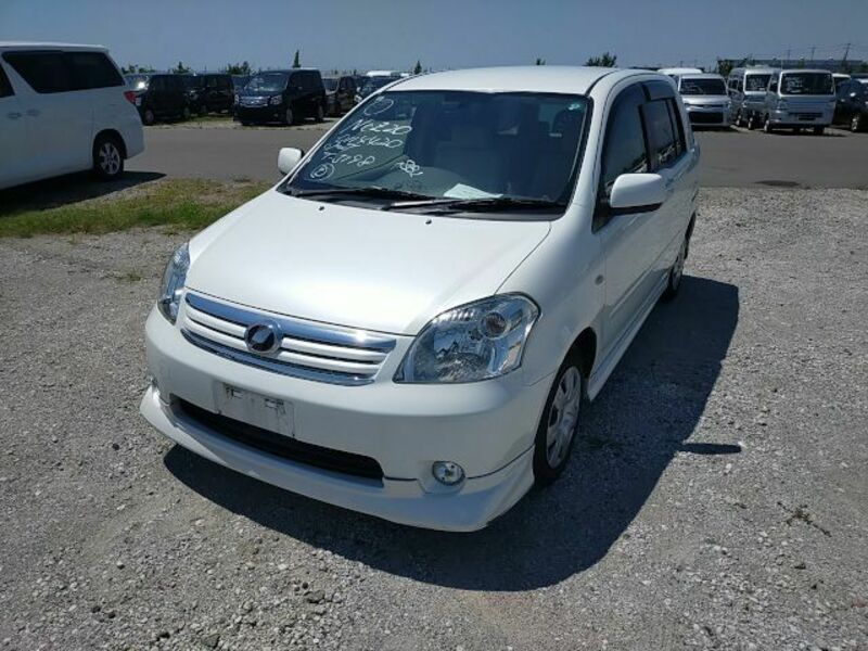 TOYOTA RAUM