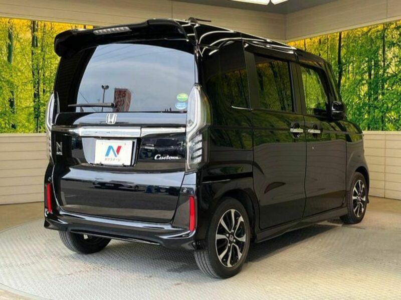N BOX CUSTOM