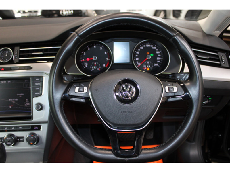PASSAT VARIANT