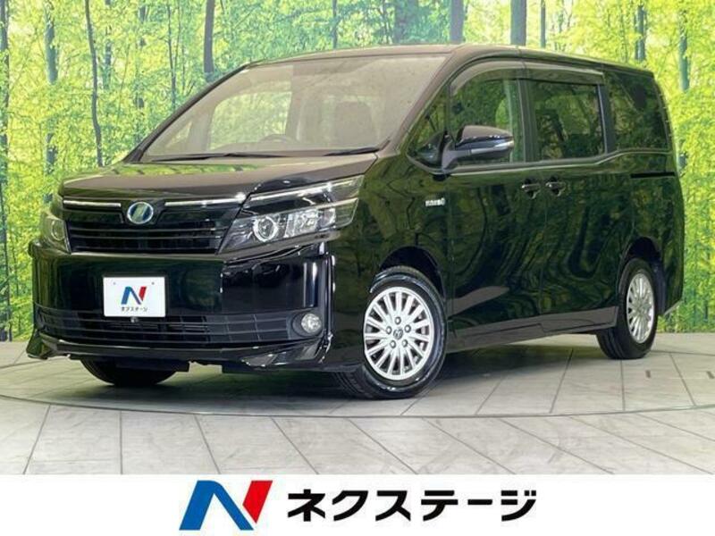 TOYOTA VOXY