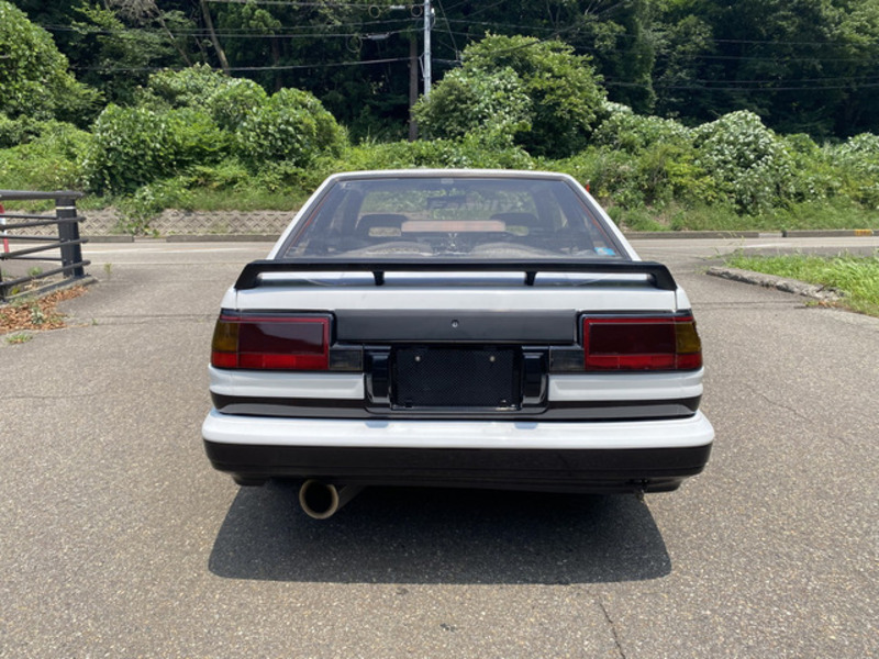 COROLLA LEVIN