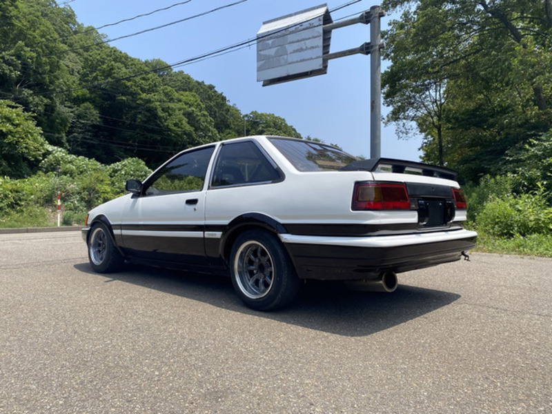 COROLLA LEVIN