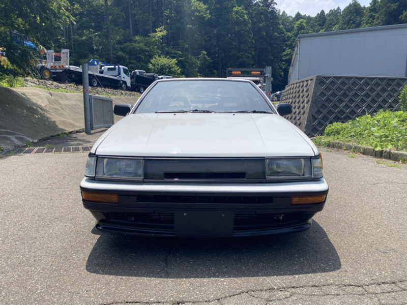 COROLLA LEVIN