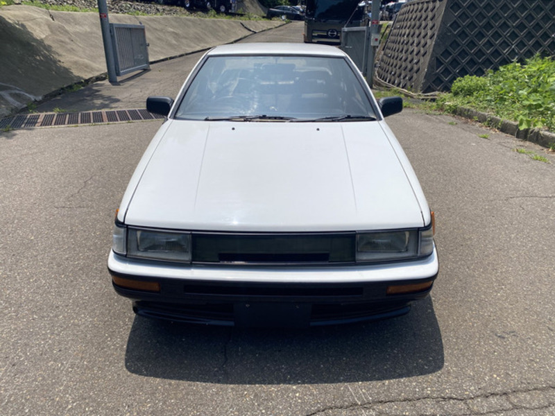 COROLLA LEVIN