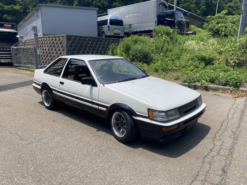 COROLLA LEVIN