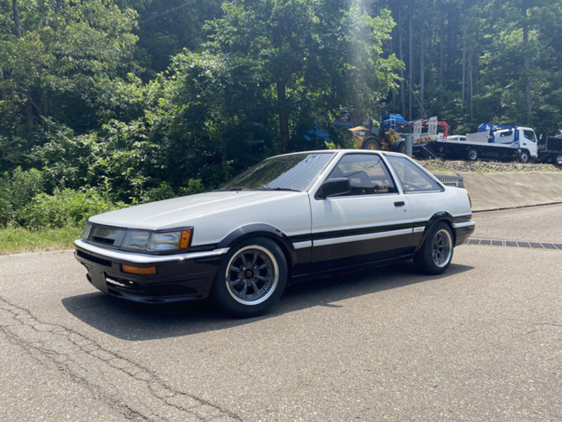 COROLLA LEVIN
