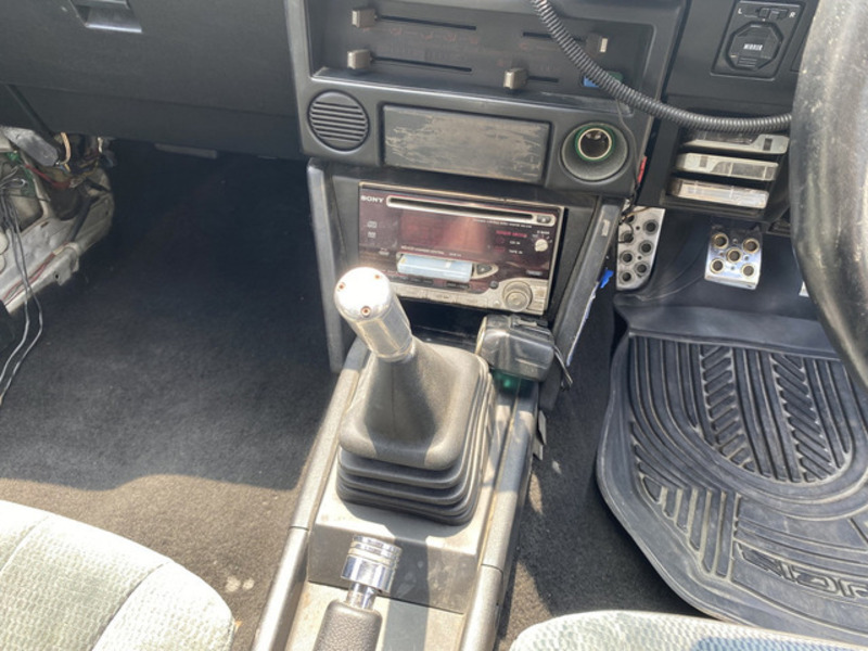 COROLLA LEVIN