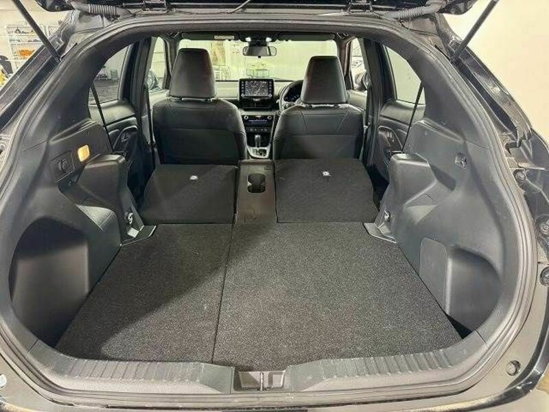 YARIS CROSS