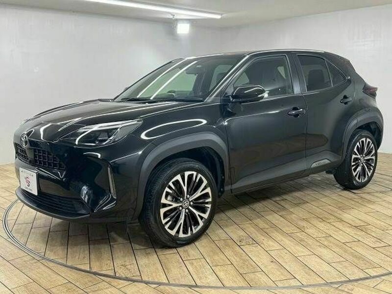 YARIS CROSS