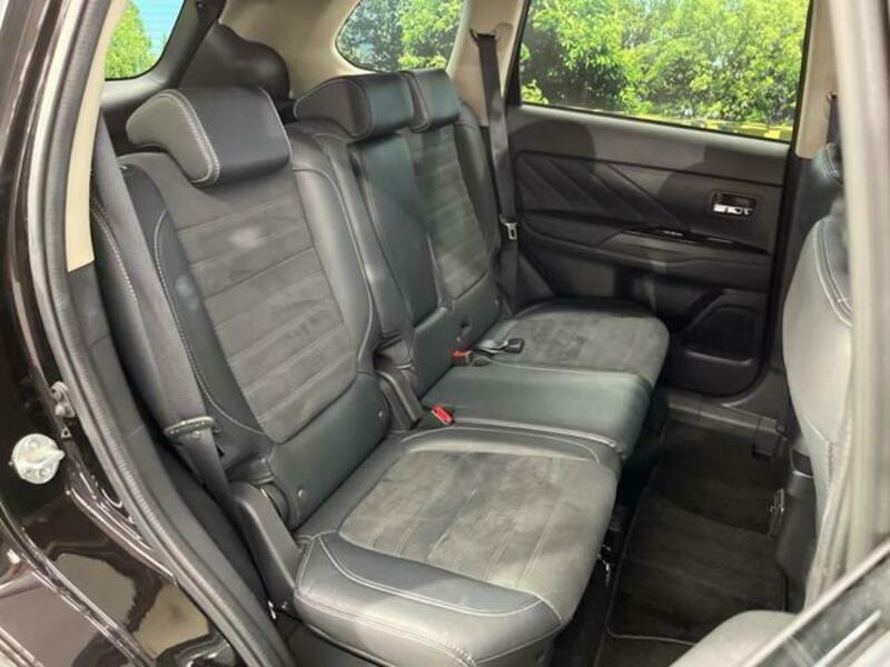 OUTLANDER PHEV