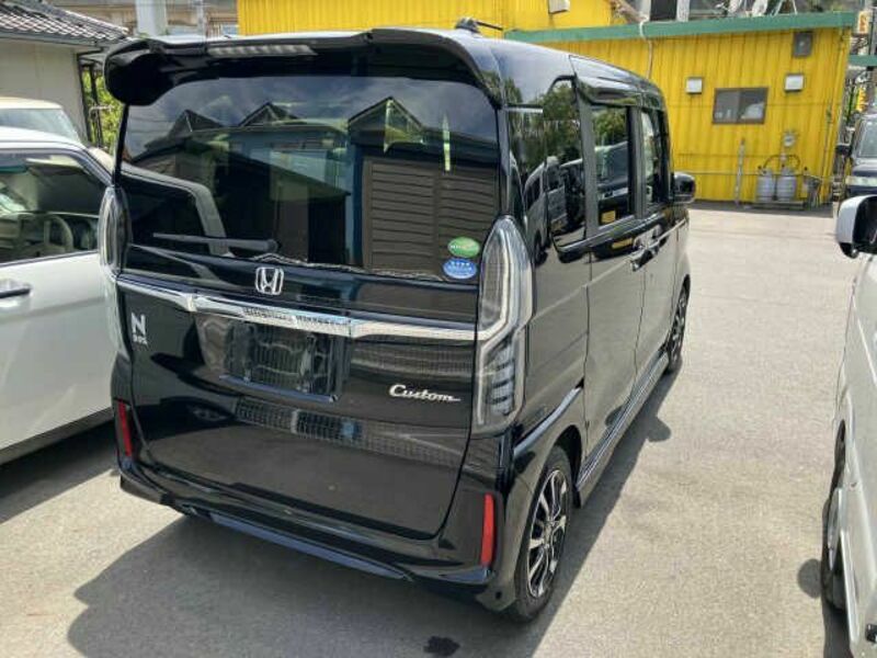 N BOX CUSTOM