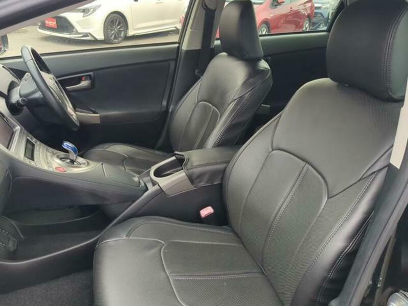 PRIUS PHV