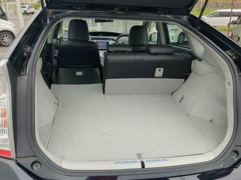 PRIUS PHV