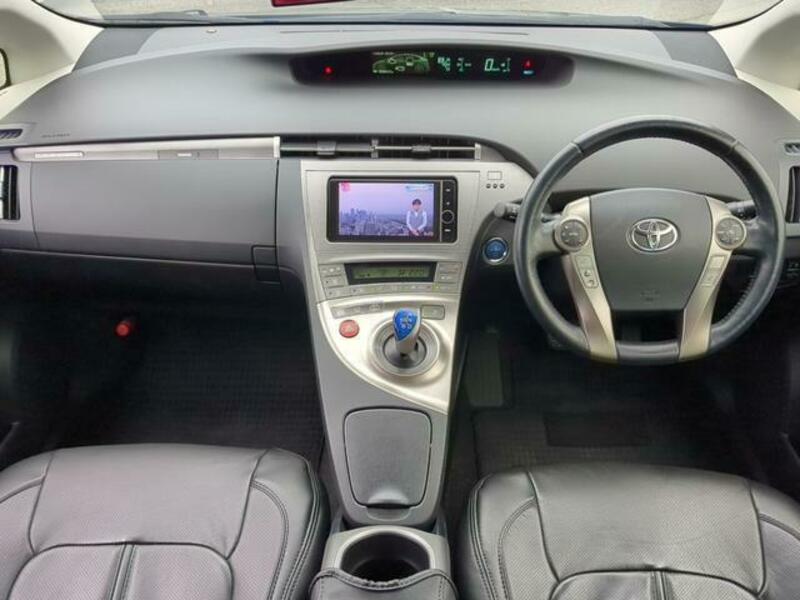 PRIUS PHV