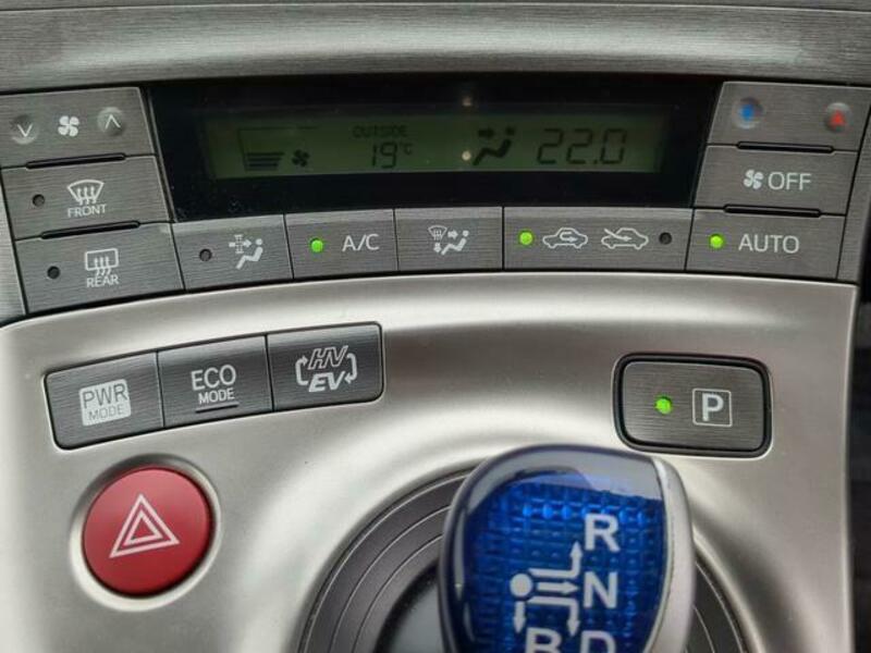 PRIUS PHV