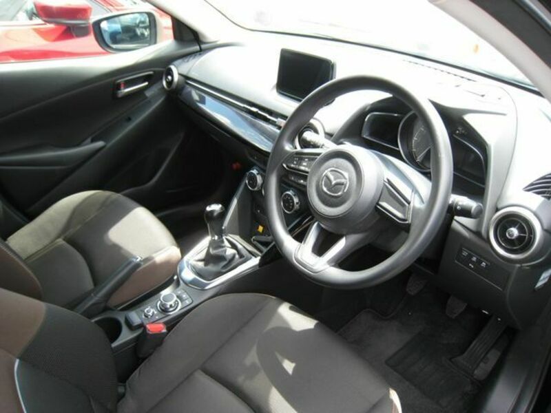 MAZDA2