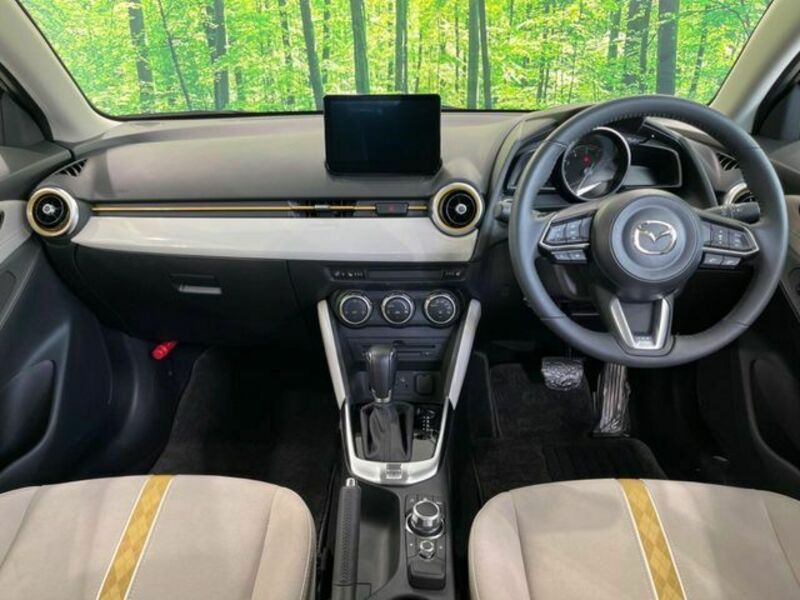MAZDA2