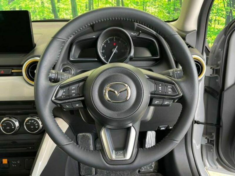MAZDA2