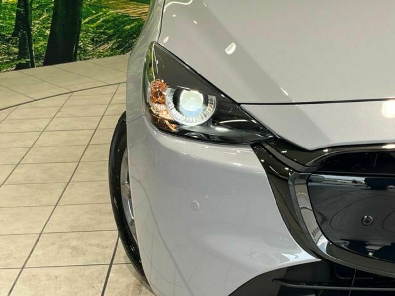 MAZDA2