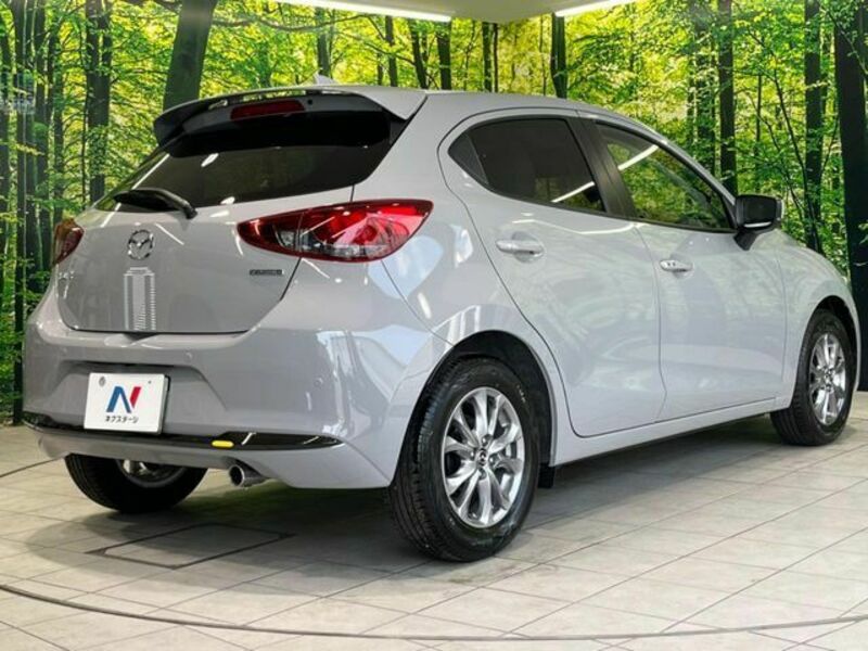 MAZDA2