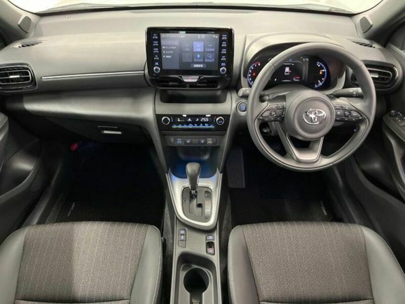YARIS CROSS
