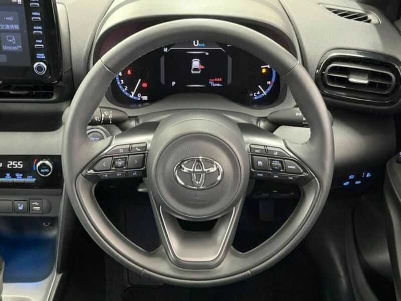 YARIS CROSS