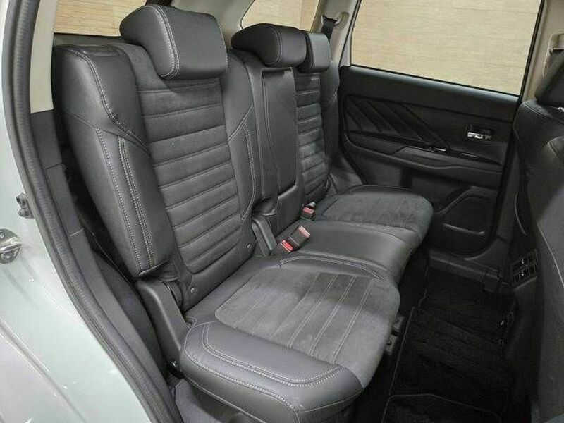 OUTLANDER PHEV