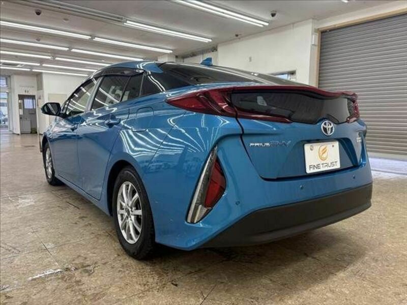 PRIUS PHV