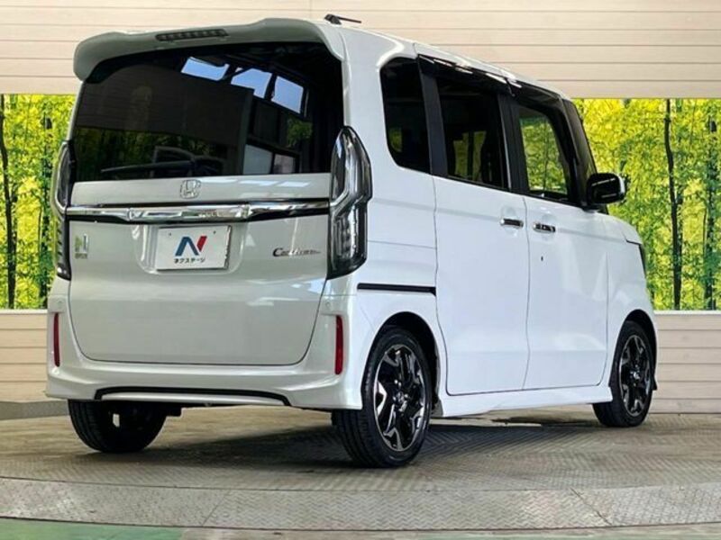 N BOX CUSTOM