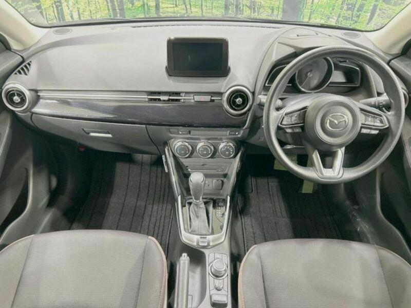 MAZDA2