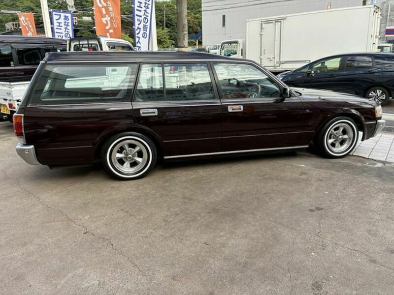 CROWN WAGON