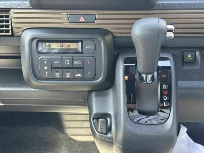 N-VAN