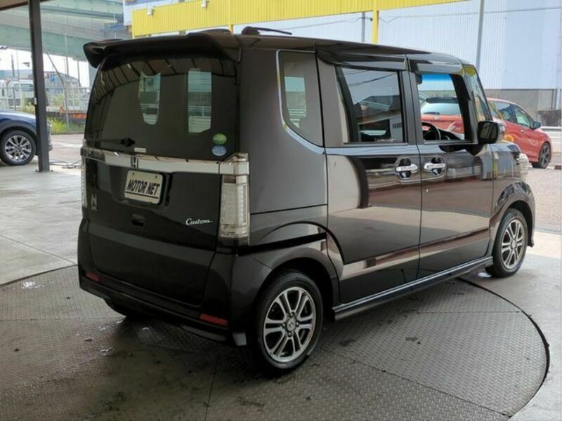 N BOX CUSTOM