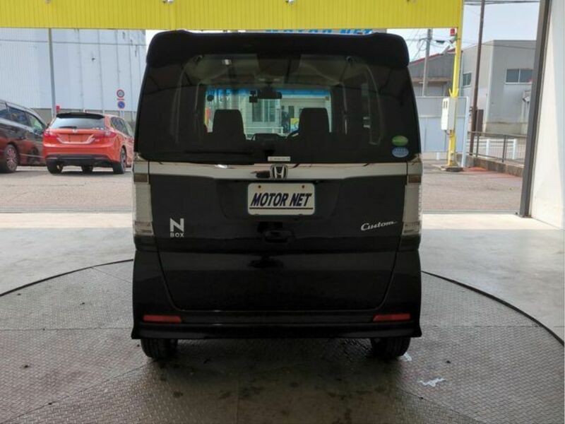 N BOX CUSTOM