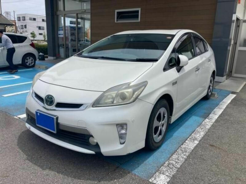 TOYOTA PRIUS PHV