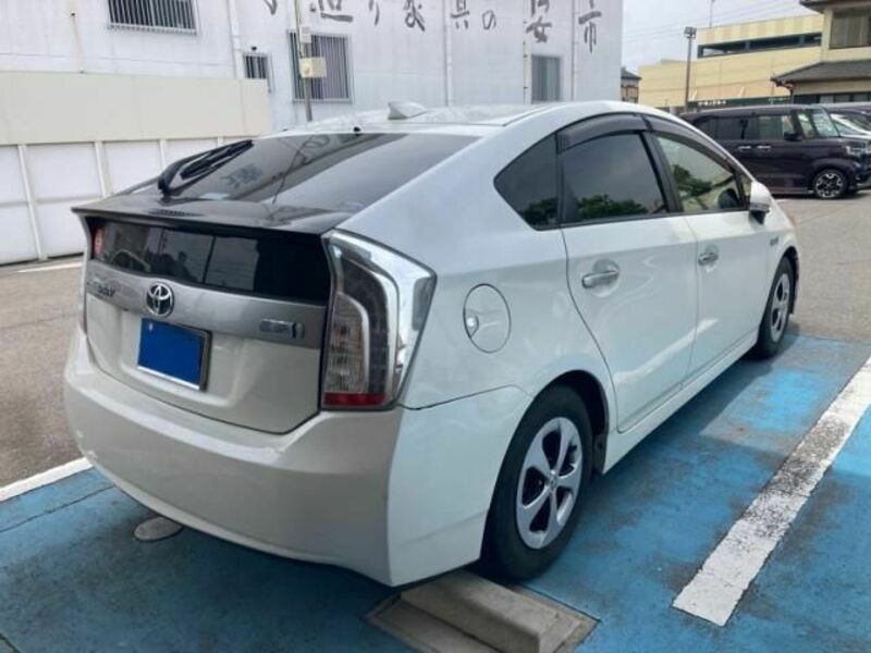 PRIUS PHV