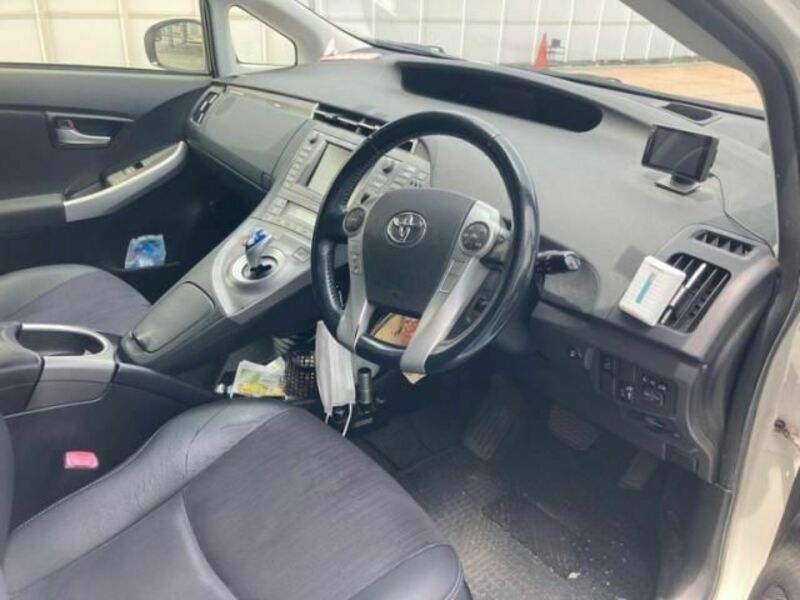 PRIUS PHV