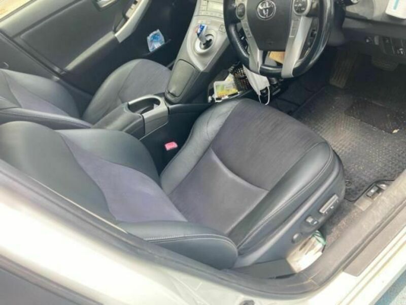 PRIUS PHV