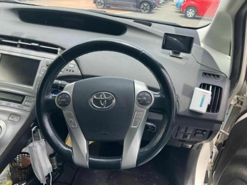 PRIUS PHV