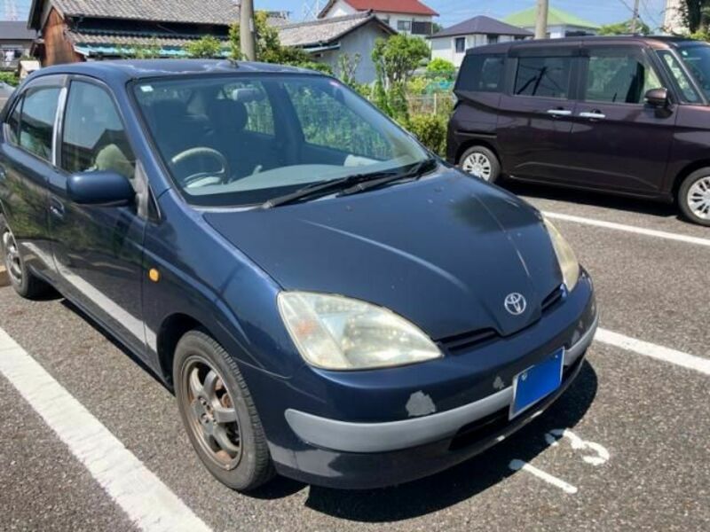 TOYOTA PRIUS