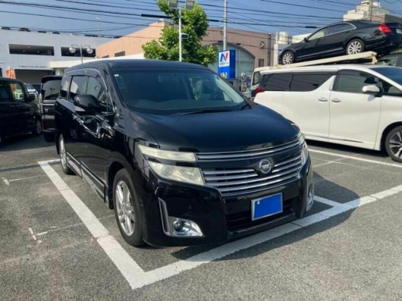 NISSAN ELGRAND