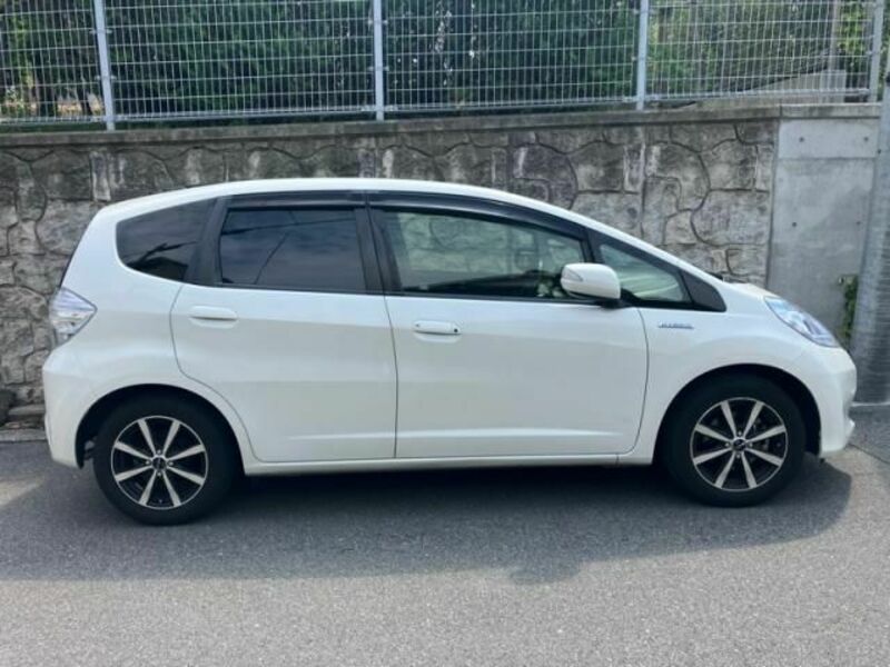FIT HYBRID