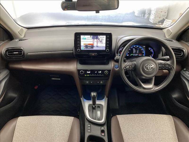 YARIS CROSS