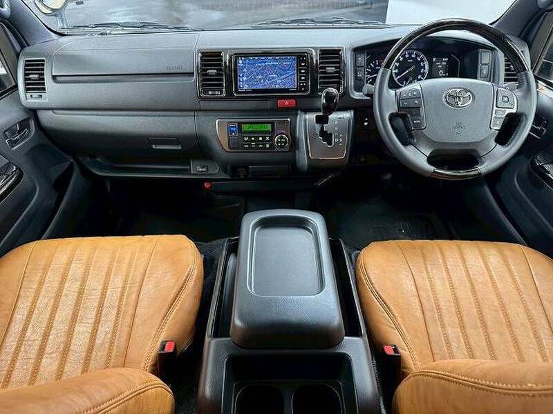 HIACE VAN