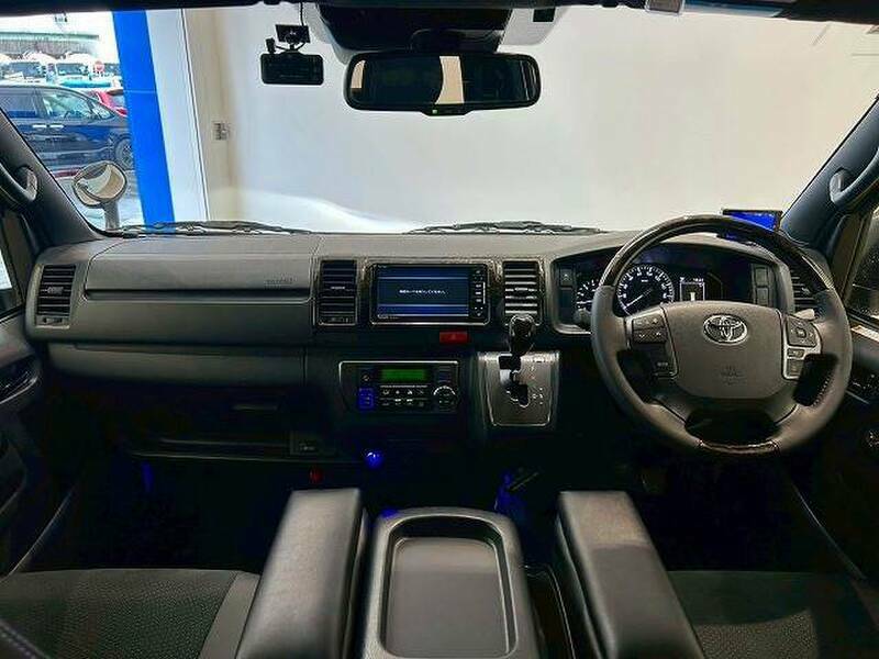 HIACE VAN